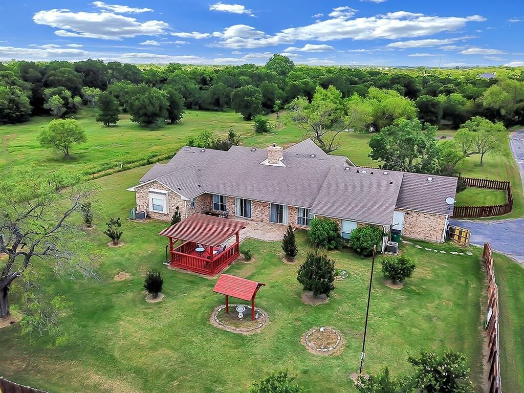 Property Photo: 1954 Poetry Road TX 75189