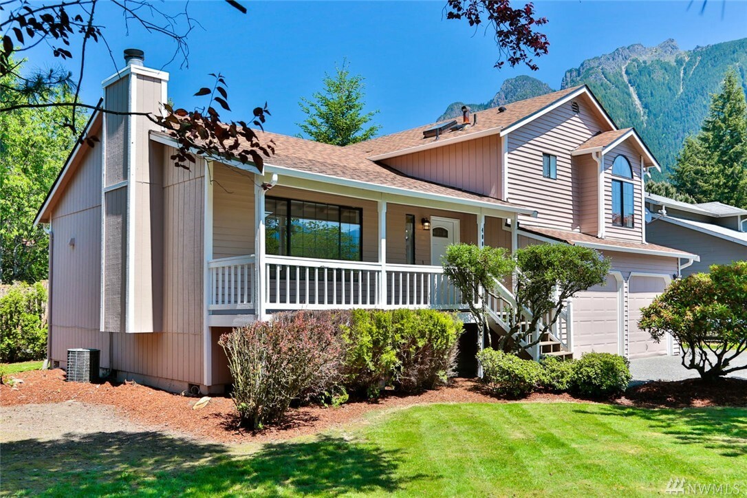 Property Photo:  400 NE 4th St  WA 98045 