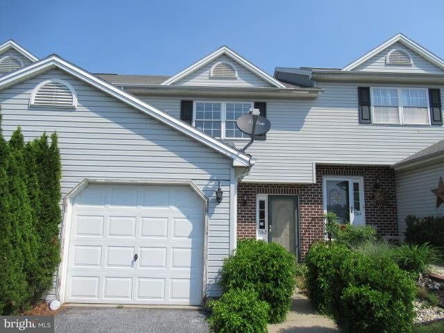 Property Photo: 7262 Huntingdon Street PA 17111