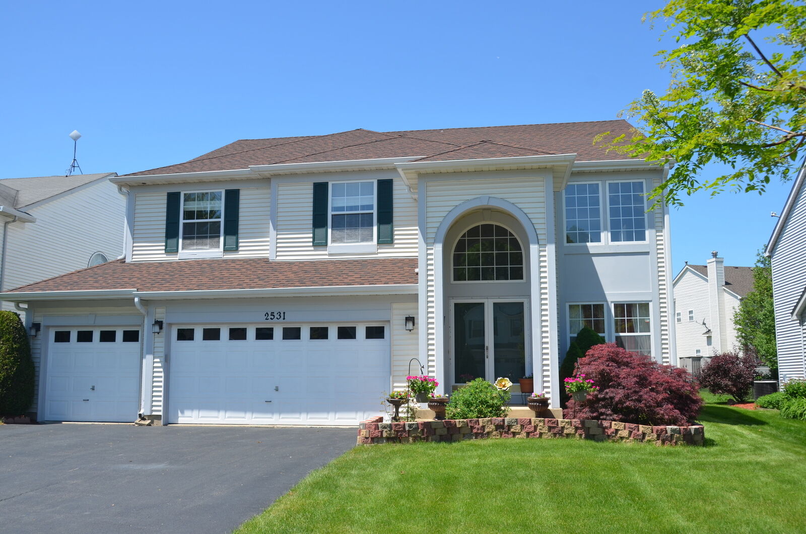 Property Photo:  2531 Whitehall Lane  IL 60564 