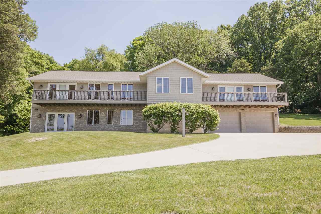 Property Photo: 1410 N Main IL 61611