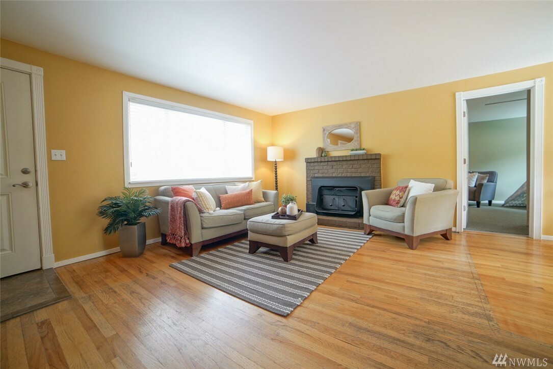 Property Photo: 31225 12th Ave SW WA 98023