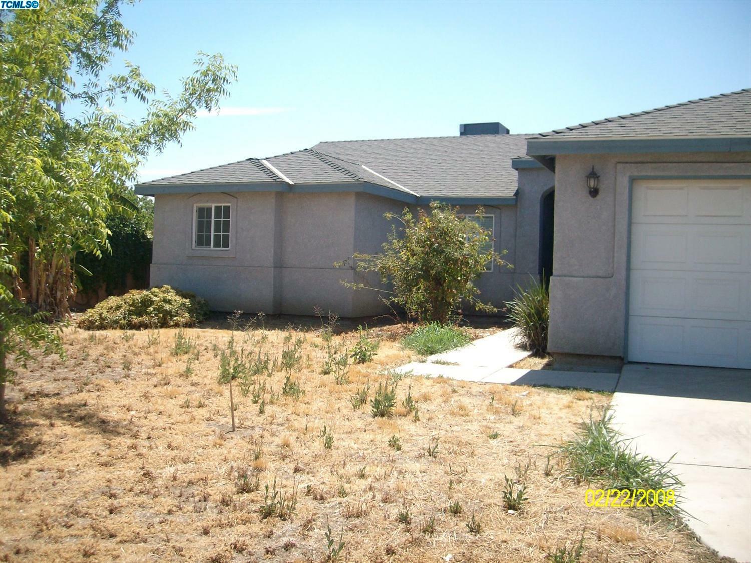 Property Photo:  2223 N Rinaldi Court  CA 93291 