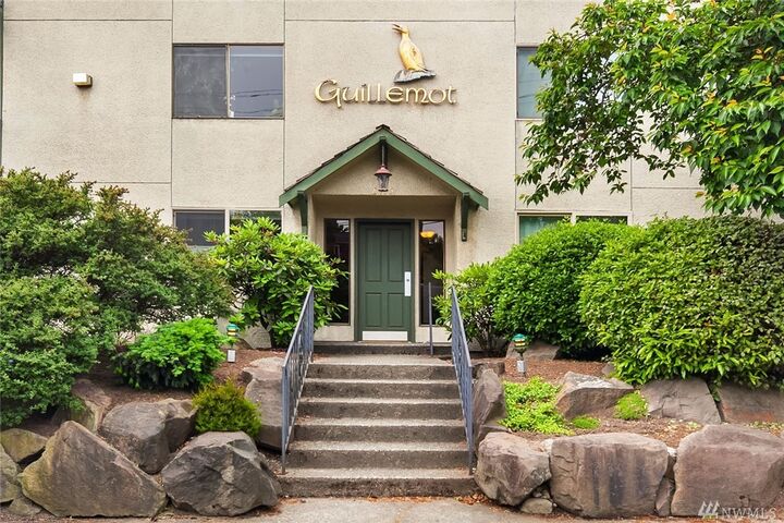 8415 5th Ave NE 103  Seattle WA 98115 photo