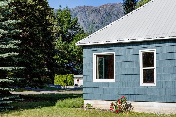 Property Photo: 426 Cedar St WA 98826