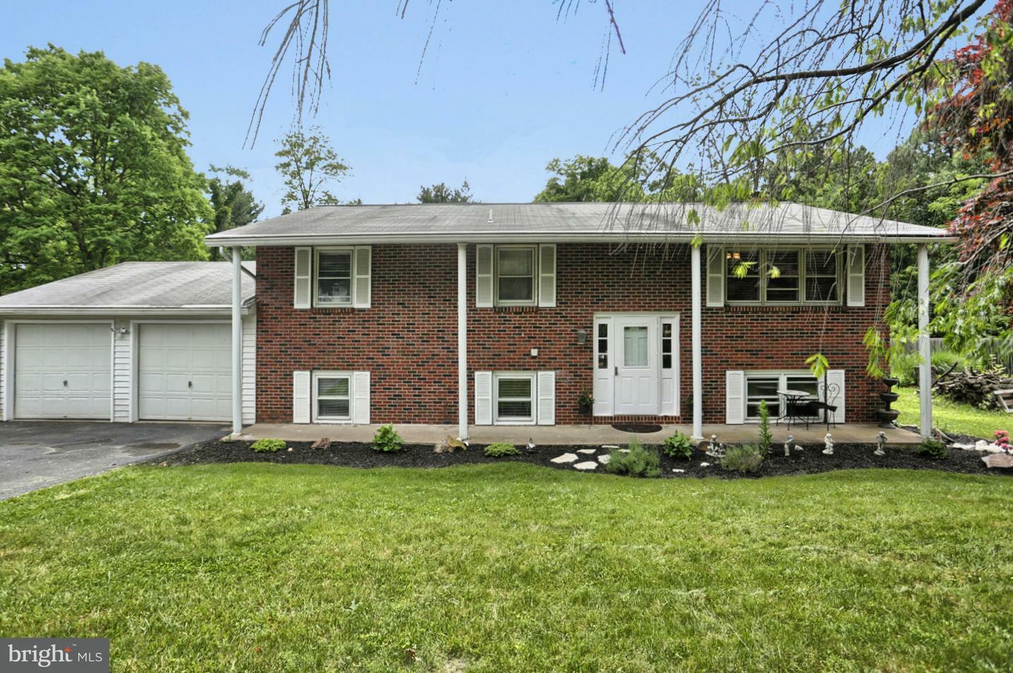 Property Photo:  821 Squire Road  PA 17111 