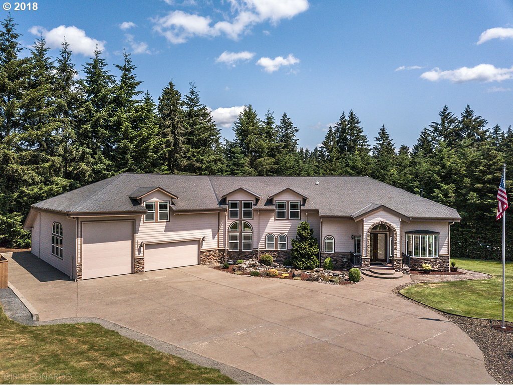 Property Photo: 15425 NW 21st Ave WA 98685