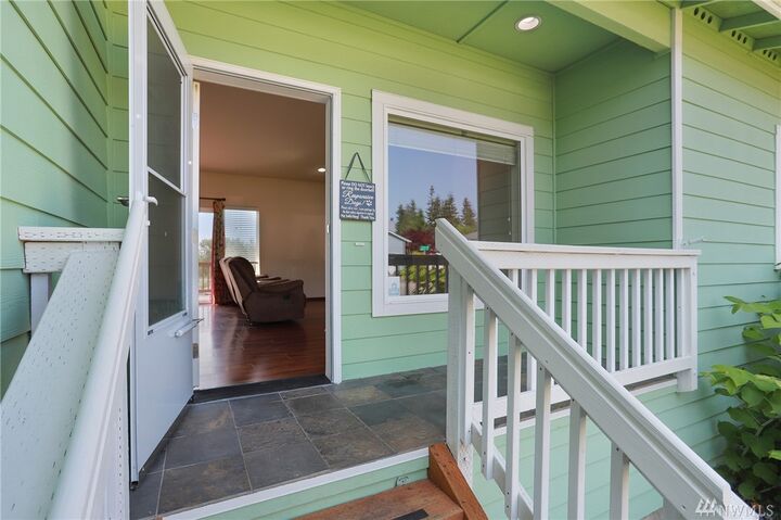 Property Photo:  9002 17th St SE  WA 98258 