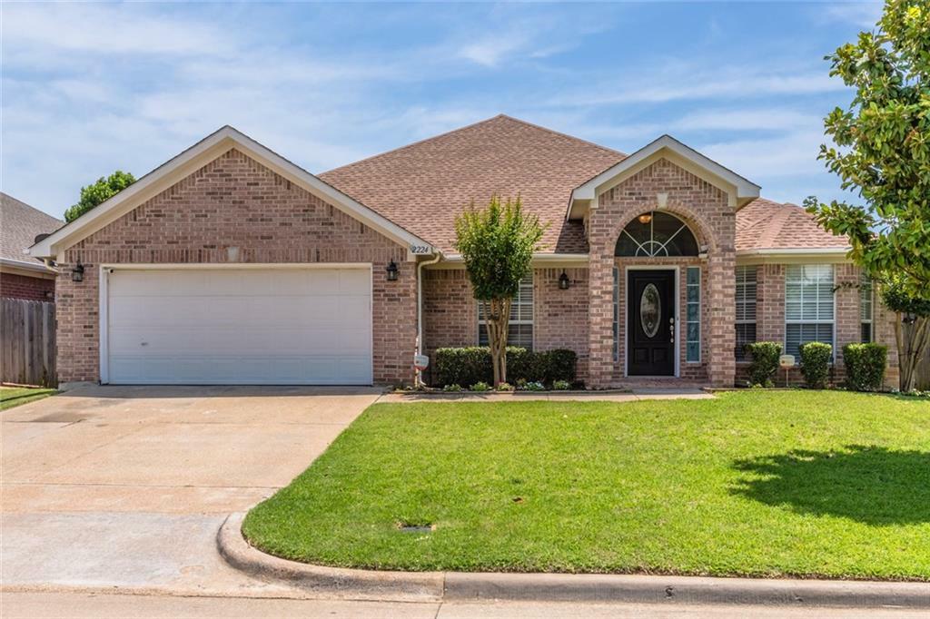 Property Photo:  2224 Park Hurst Drive  TX 76001 