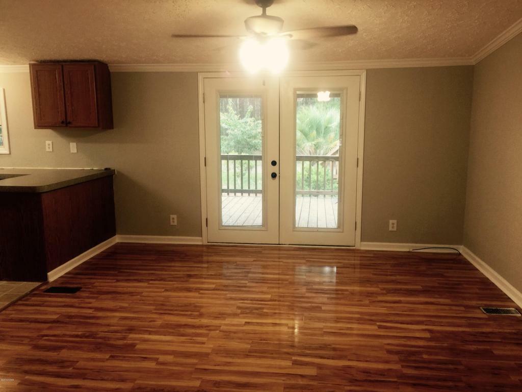 Property Photo: 1304 Moon Court FL 32409