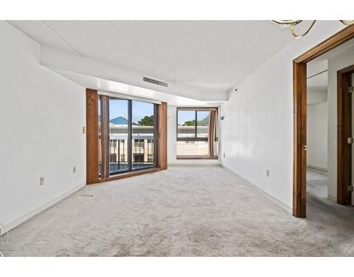 Property Photo:  60 Rantoul Street 505N  MA 01915 