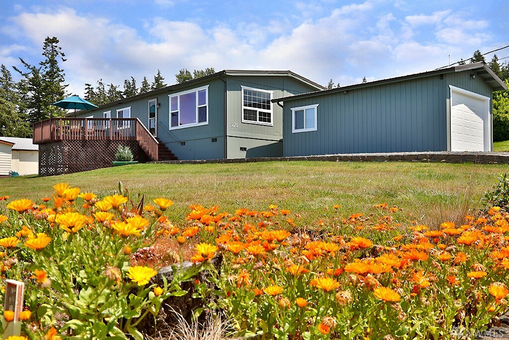 Property Photo:  275 Kai Rd  WA 98249 