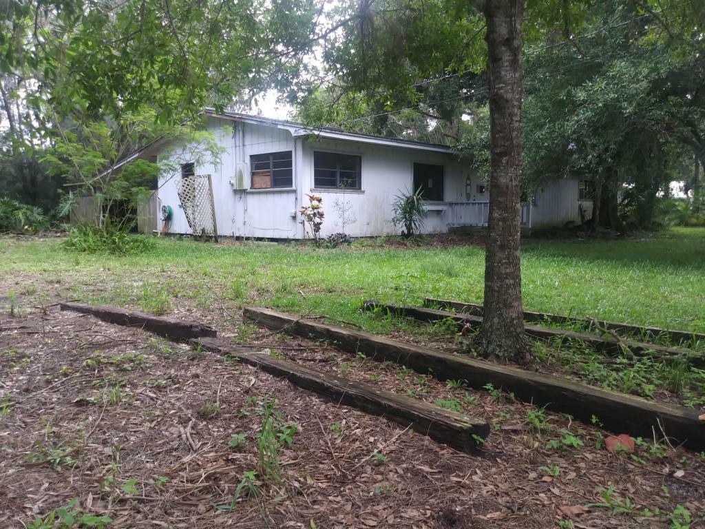 Property Photo:  11827 Orange Avenue  FL 34945 