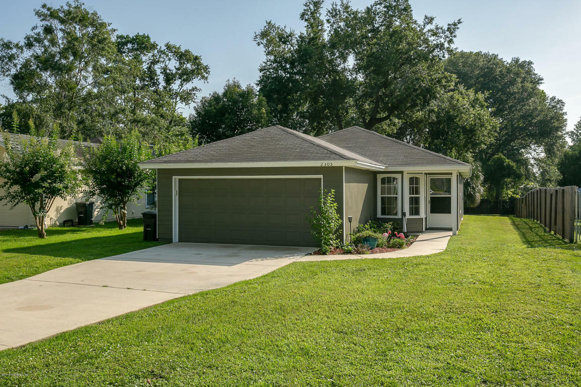 Property Photo:  2305 Twelve Oaks Drive  FL 32065 