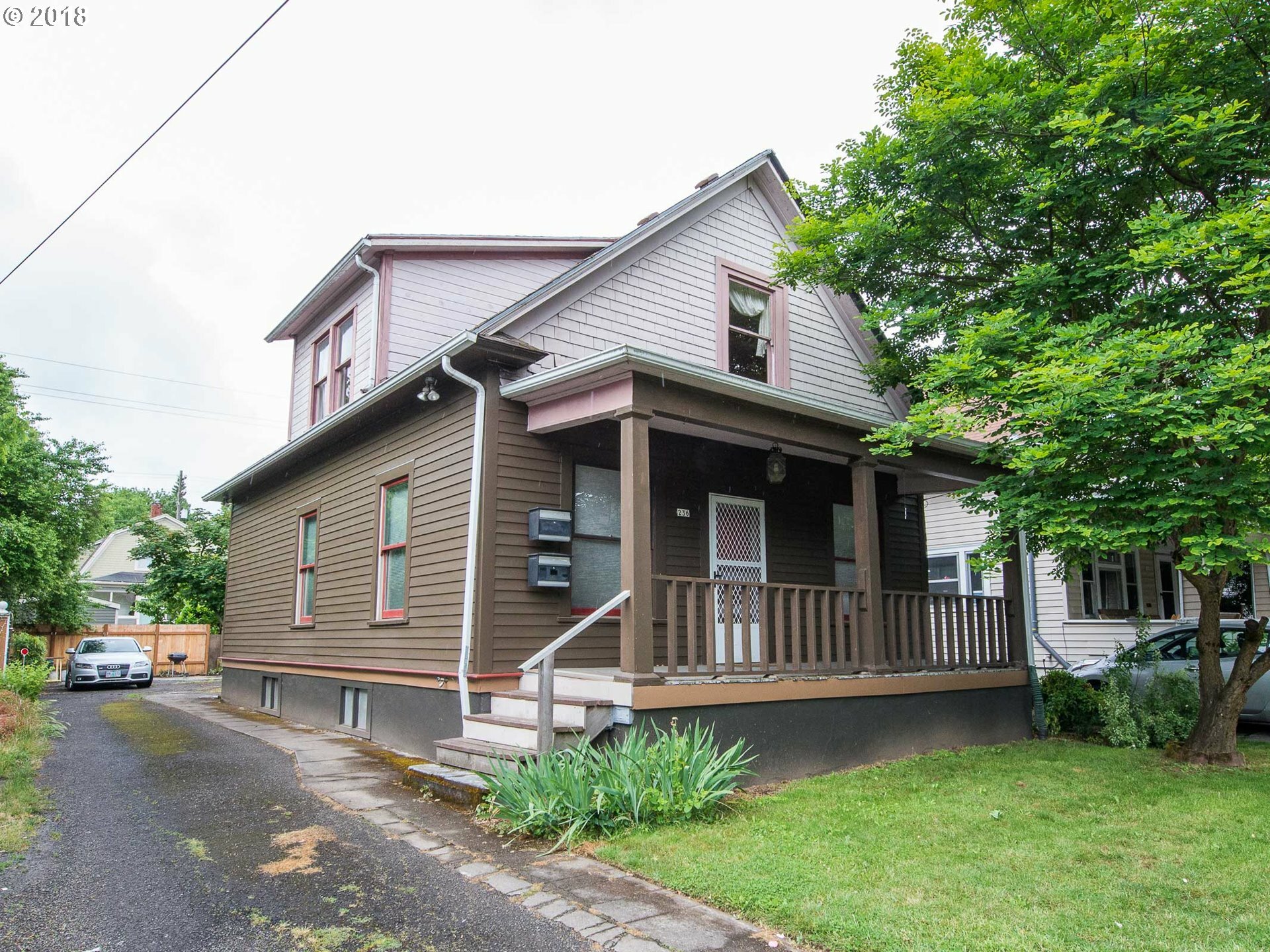 Property Photo:  236 NE Morris St  OR 97212 