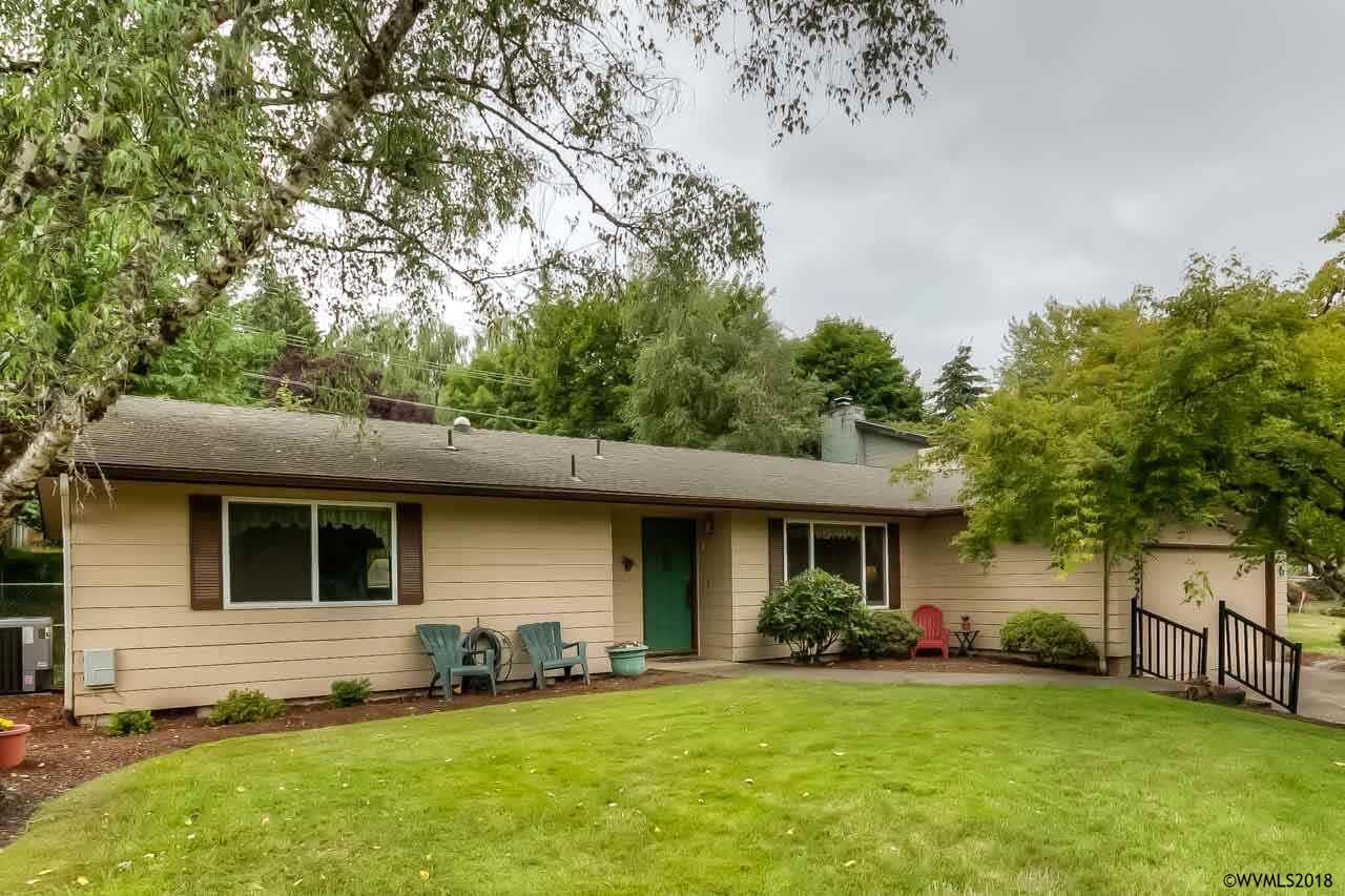 Property Photo: 2352 Westfarthing Wy OR 97304-2421