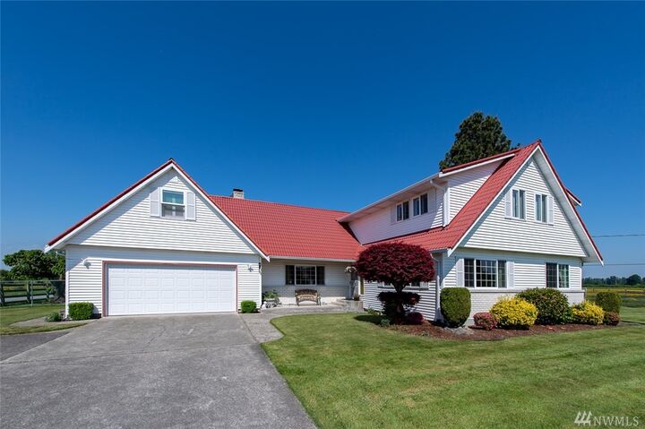 Property Photo:  24218 SE 463rd St  WA 98022 