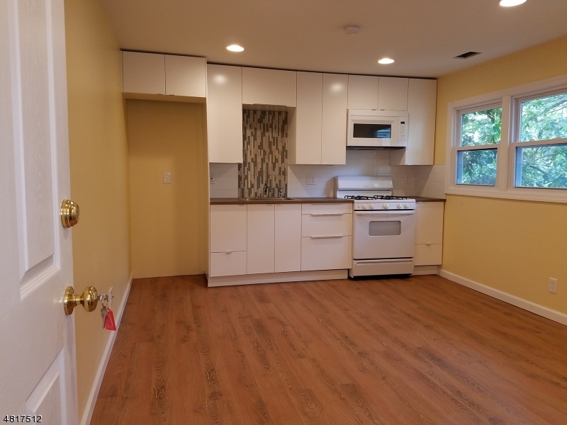 Property Photo: 826 E Hazelwood Ave NJ 07065
