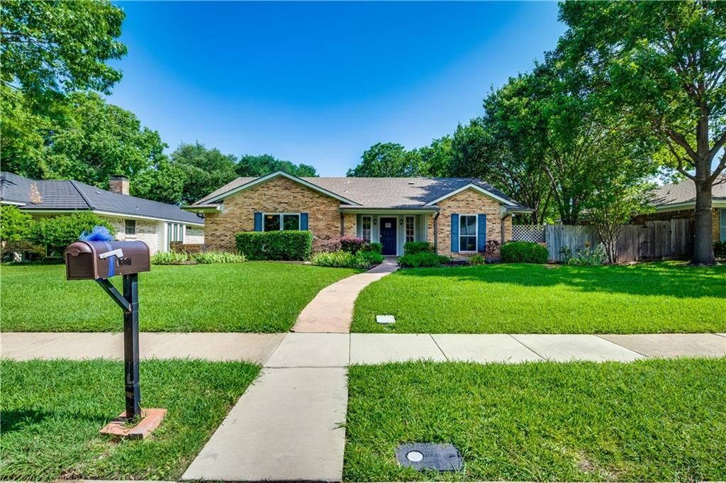 Property Photo: 1817 Vassar Drive TX 75081