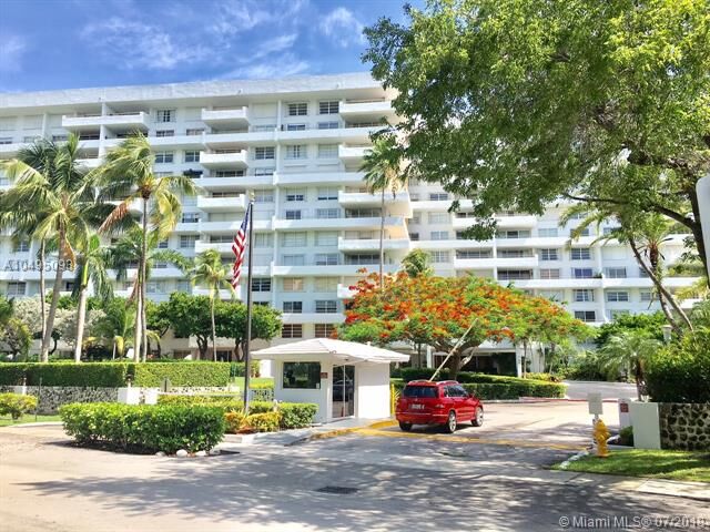 Property Photo:  155 Ocean Lane Dr 708  FL 33149 