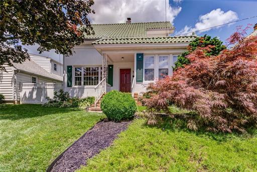 Property Photo:  846 Amboy Avenue  NJ 08837 