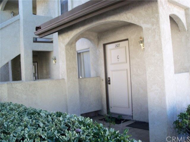 Property Photo:  26222 Sanz C  CA 92691 
