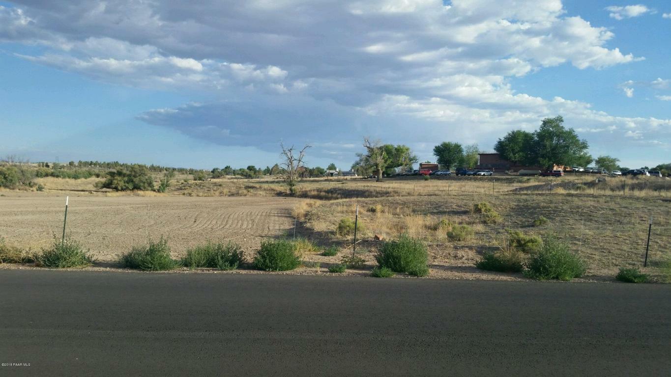 Property Photo:  002N Colorado Way  AZ 86323 