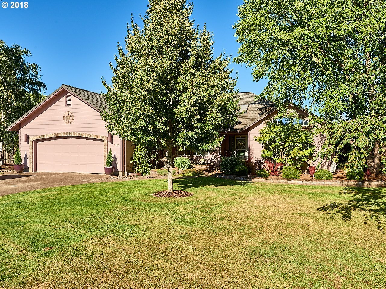 Property Photo:  408 NW Meadowlark Ct  OR 97128 