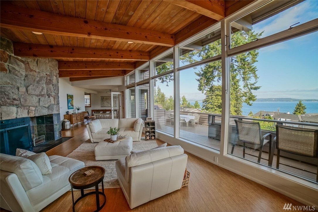Property Photo: 29219 2nd Ave SW WA 98023