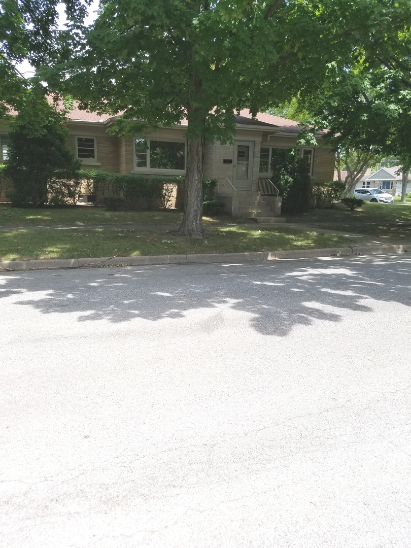 Property Photo:  1395 Emory Street  IL 60901 