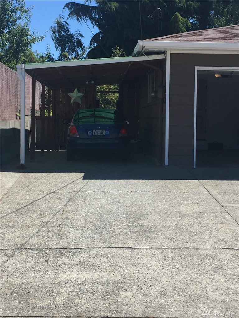 Property Photo: 1127 Lenore Dr WA 98406