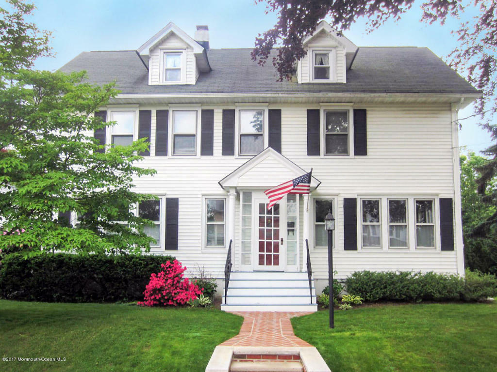 Property Photo:  19 Arthur Place  NJ 07701 