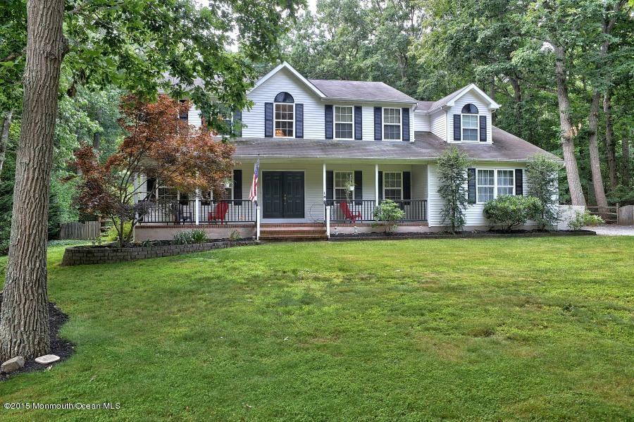 Property Photo:  18 Hemlock Drive  NJ 08533 