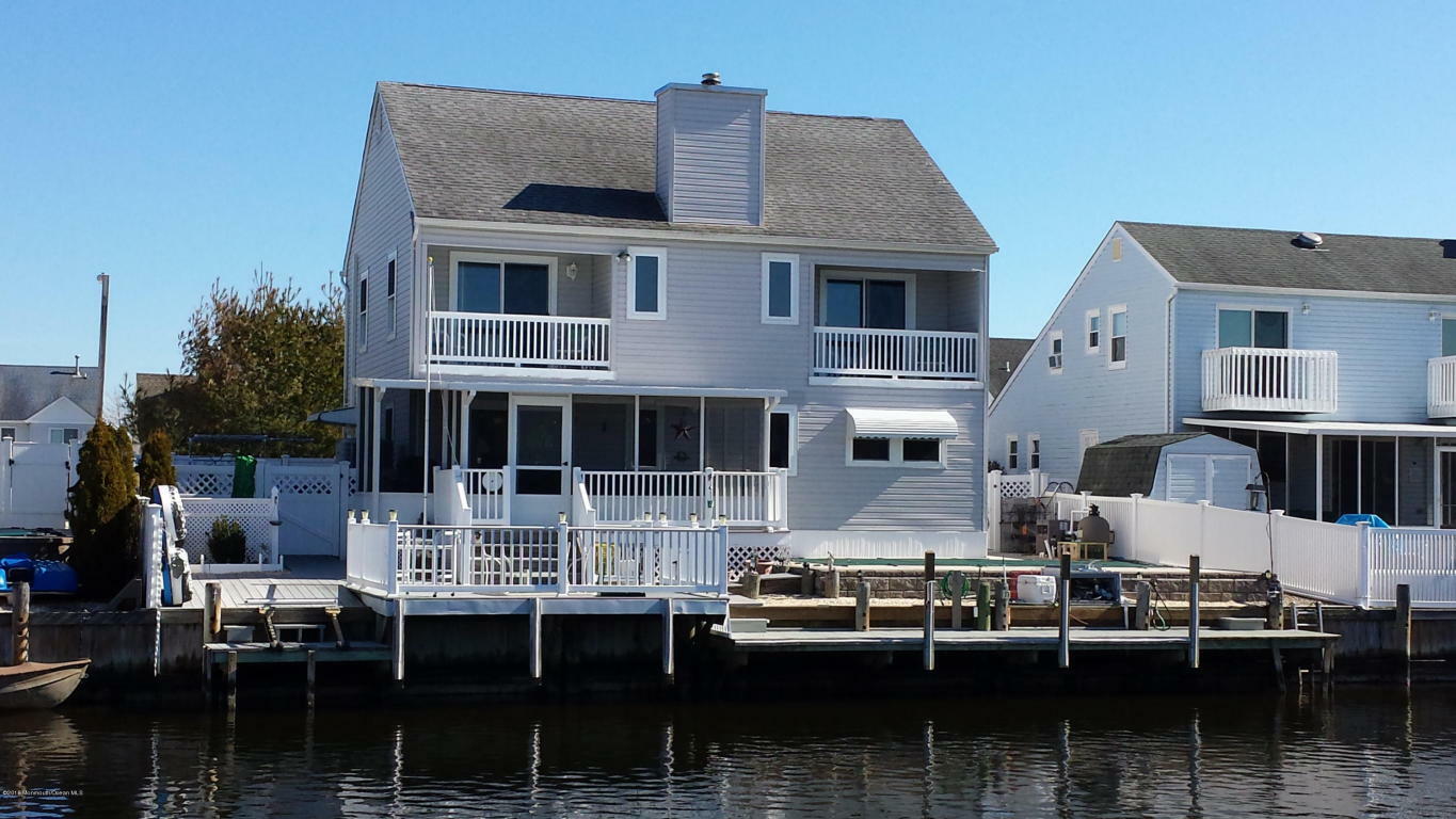 Property Photo:  70 Topsail Court  NJ 08721 