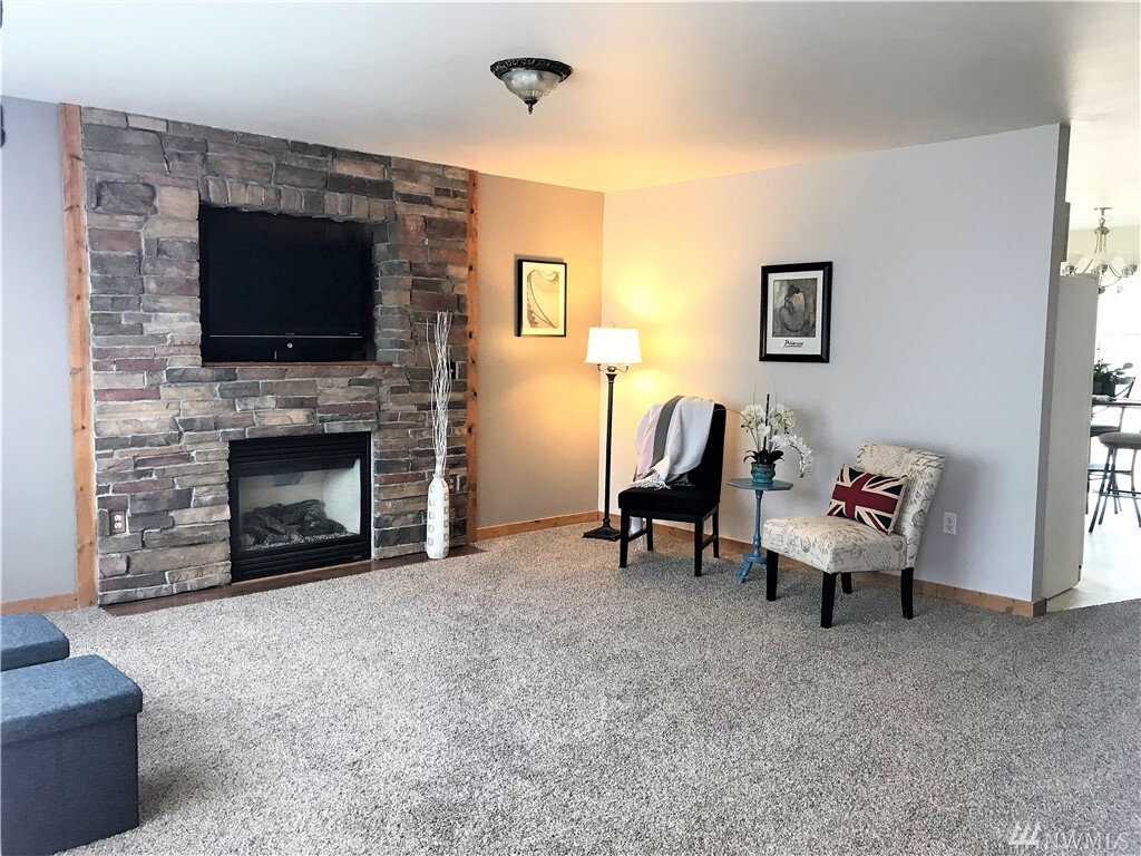 Property Photo: 1706 194th Ave Kp S WA 98349