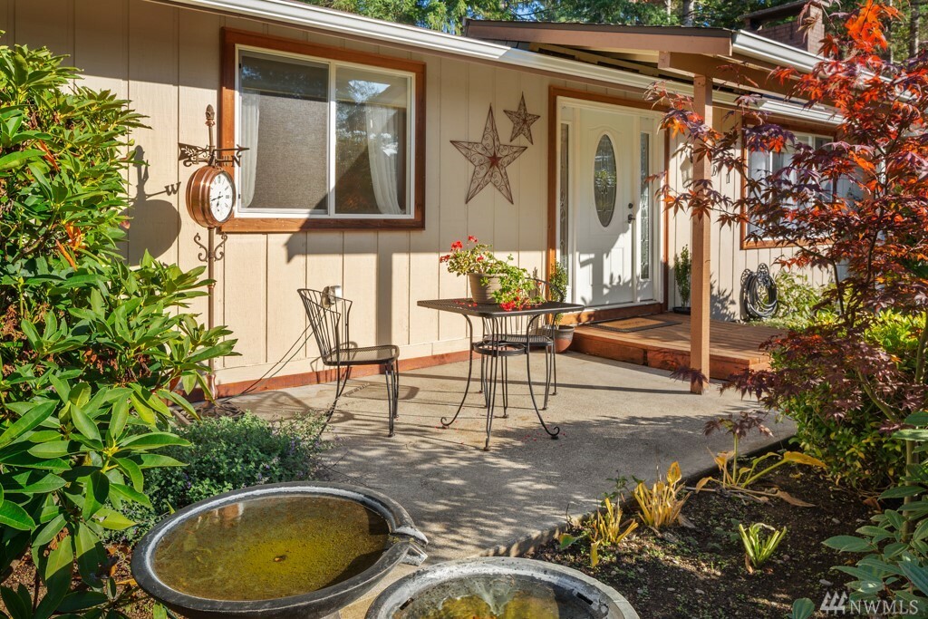 Property Photo: 91 E Lake Shore Dr WA 98524