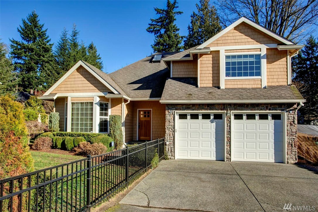 Property Photo:  9036 116th Avenue NE  WA 98033 