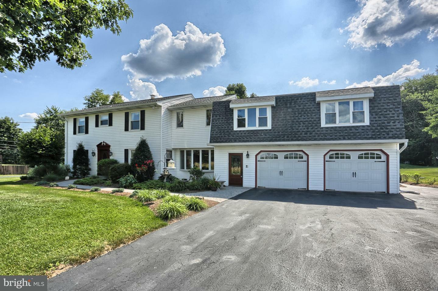 Property Photo: 6050 Parkway East PA 17112