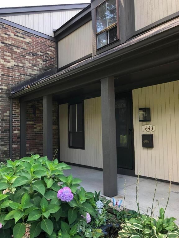 Property Photo:  1643 Hallworth Court  OH 43232 