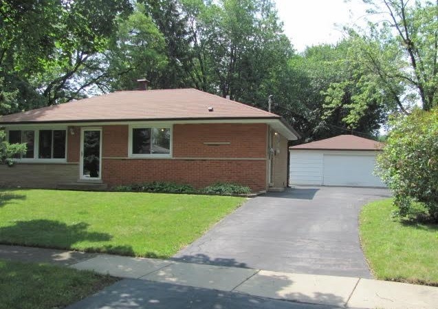 Property Photo: 1025 Lilly Lane IL 60074