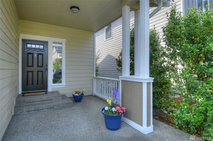 Property Photo:  305 Nine Bark St NW  WA 98502 