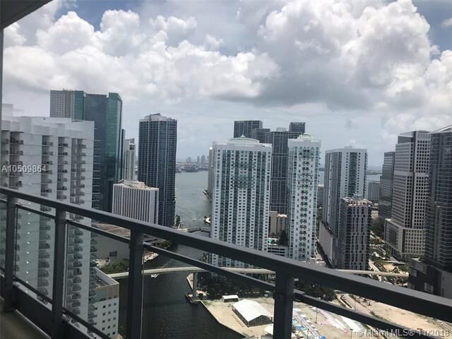 Property Photo:  90 SW 3rd St 4010  FL 33130 