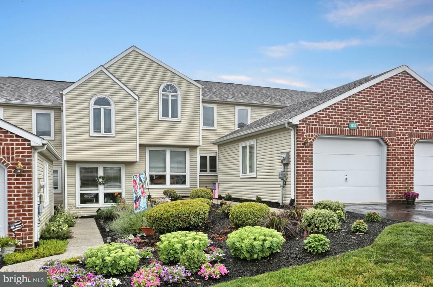 Property Photo:  1435 Maplewood Drive  PA 17070 