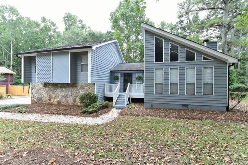 Property Photo:  4128 Valley Brook Road   30039 