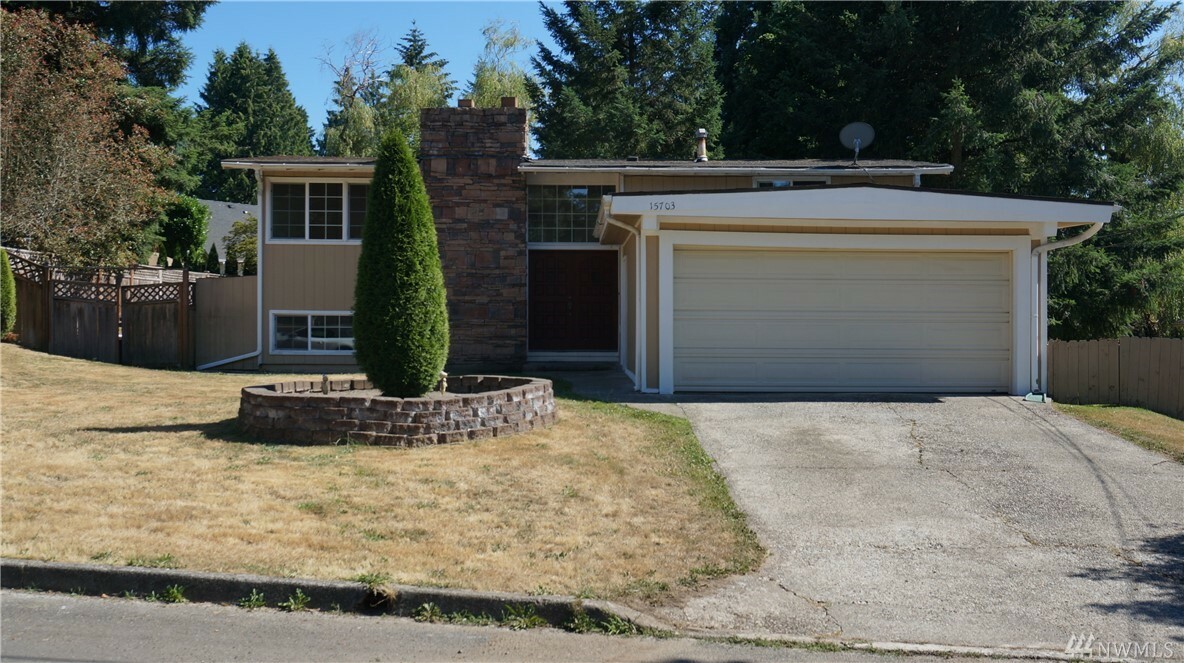 Property Photo:  15703 NE 1st Place  WA 98008 