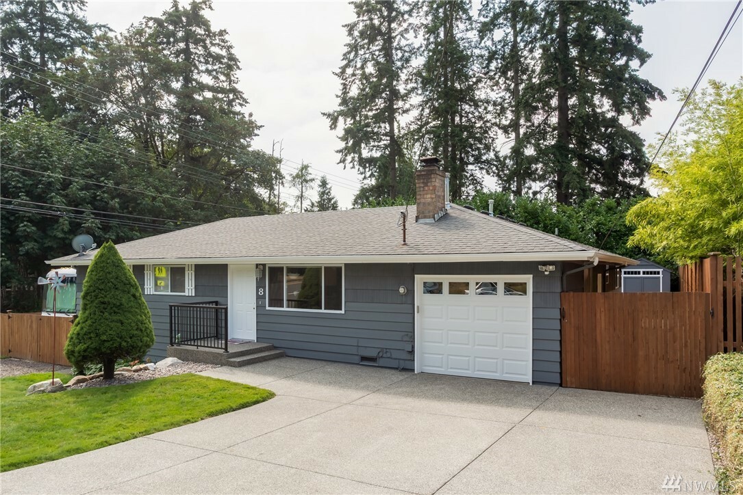 Property Photo:  8 234th Place SW  WA 98021 