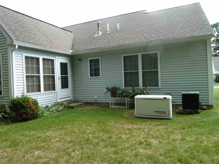 Property Photo: 7 Lexington Court NH 03051