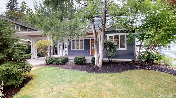 Property Photo: 8923 Northtown Dr WA 98110