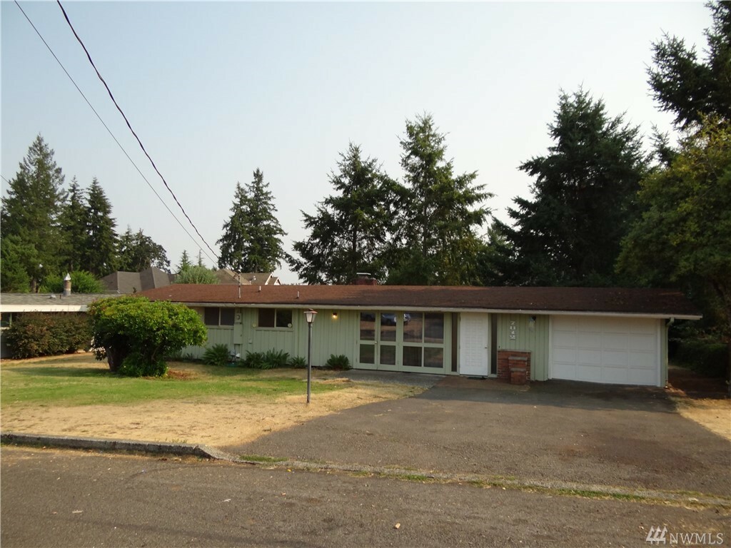 Property Photo:  7812 Oakridge Dr SW  WA 98498 