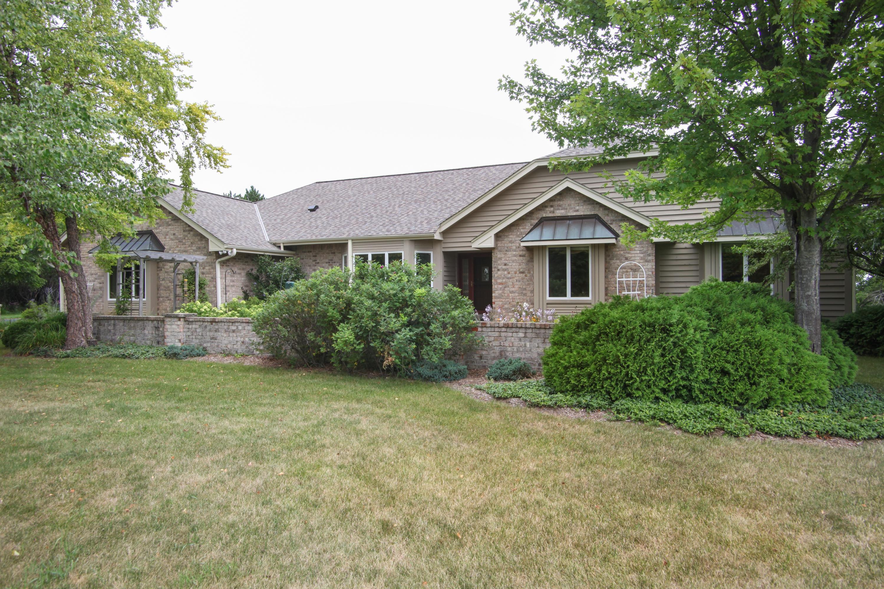 Property Photo:  2438 Pleasant Valley Rd  WI 53095 